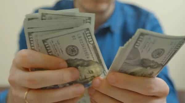 Sfaturi pentru cei care devin milionari peste noapte