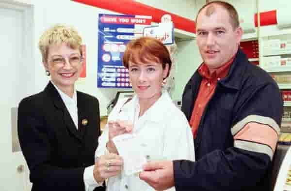 Mark Brudenell în ziua în care a ridicat premiul